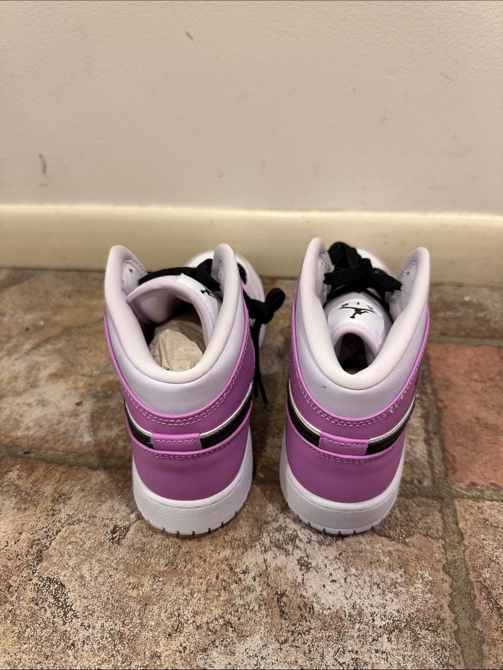 Nike Jordan - High/Mid Tops - Picture 3 of 4